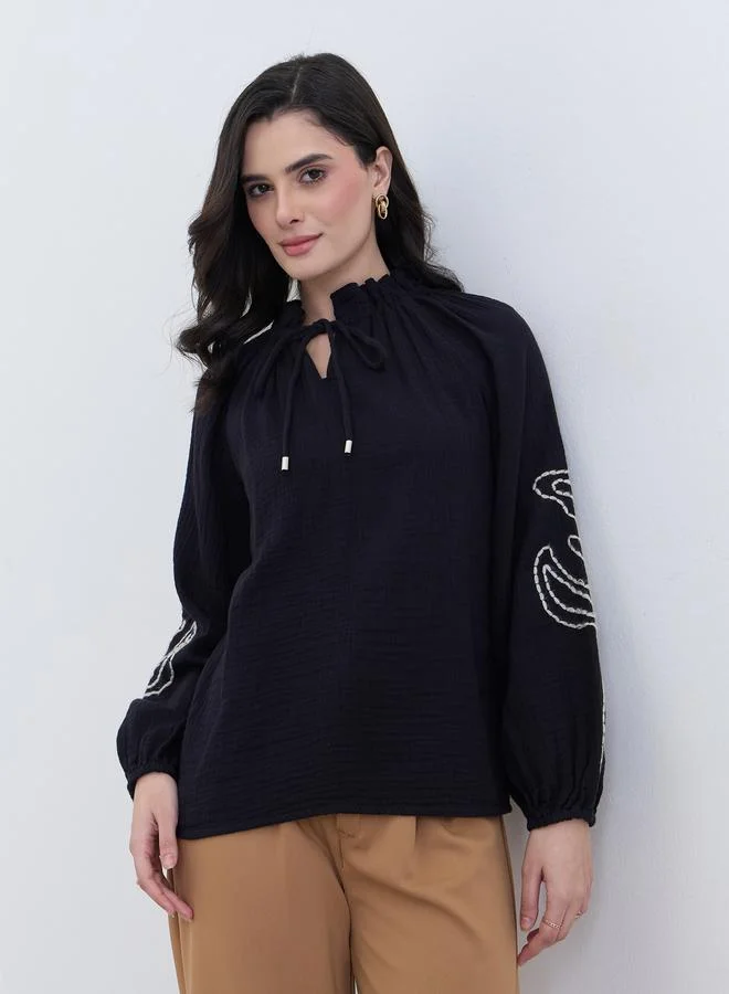 ستايلي بلوزة بأكمام طويلة مطرزة